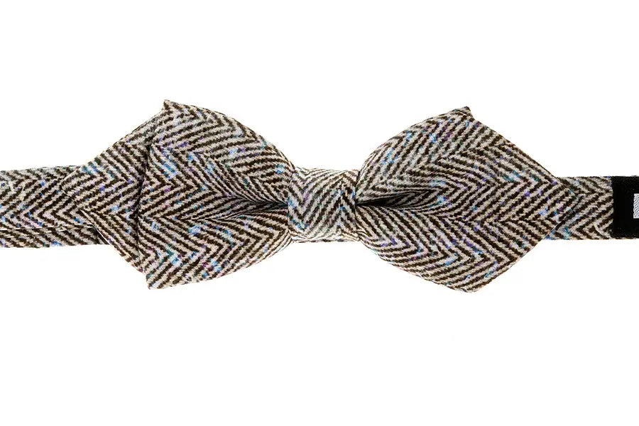 Vlinderdas met bruin werkje - Strikjes van het merk Hein Strijker